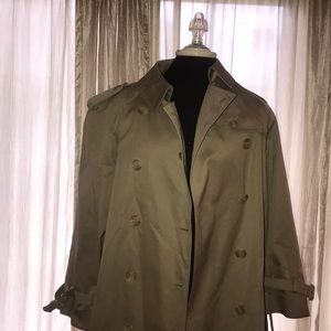 Vintage woman’s Evan Picone trench coat